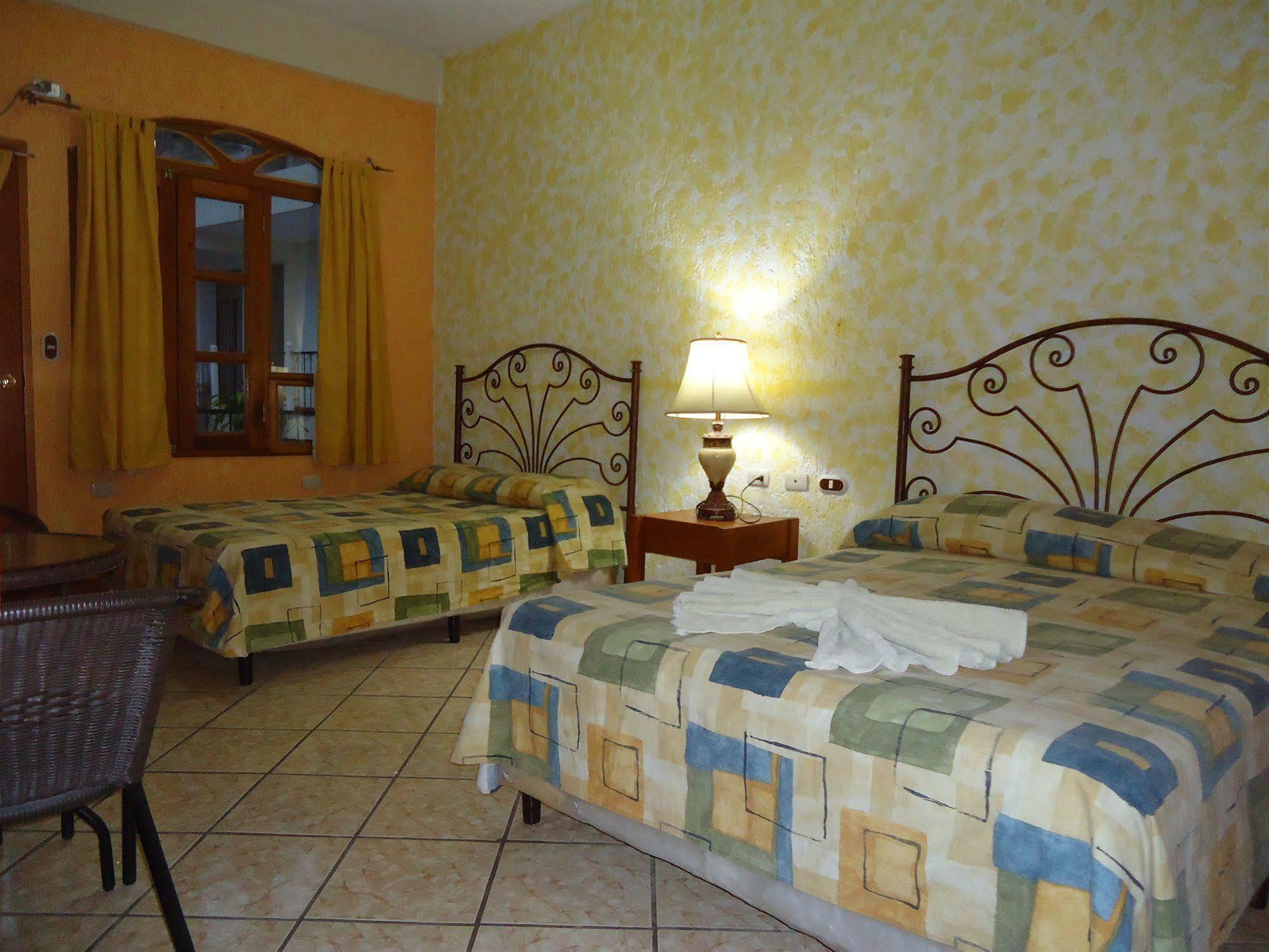 Hotel Quinta Maya Flores Εξωτερικό φωτογραφία